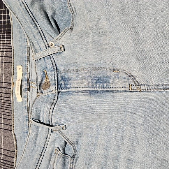 Levi's Denim - Levi's Classic Straight Jeans Size 4 Blue Light Wash Denim EUC Worn 2X Women's